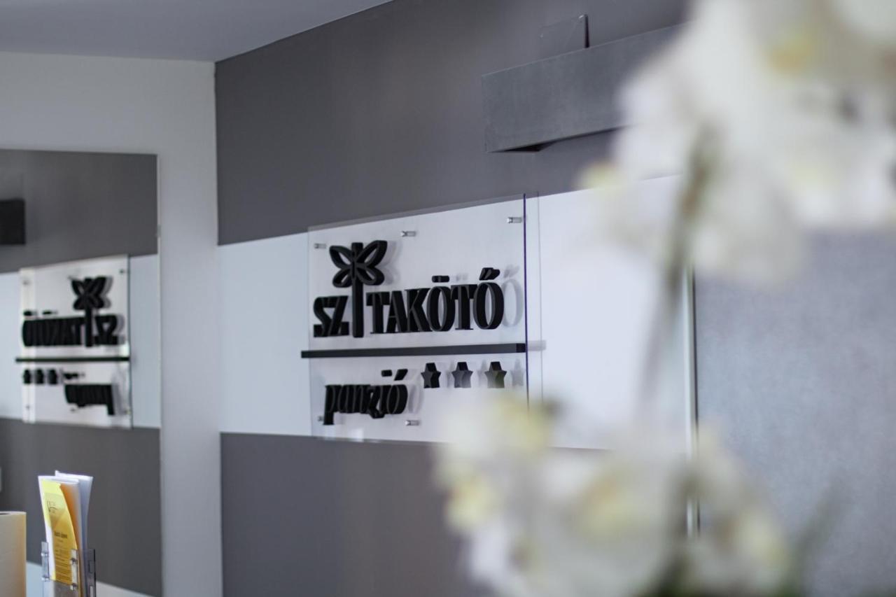 מלון Tiszafüred Szitakoeto Panzio מראה חיצוני תמונה